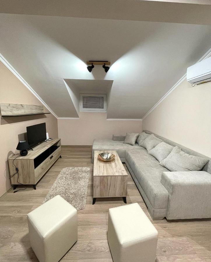 Veliko Gradište Vivko Apartments מראה חיצוני תמונה