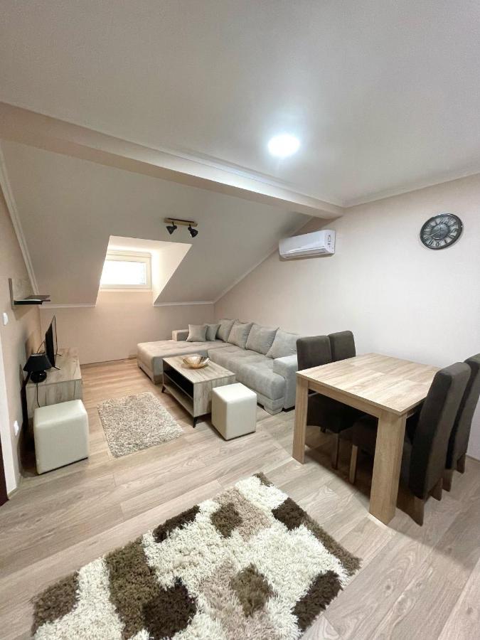 Veliko Gradište Vivko Apartments מראה חיצוני תמונה